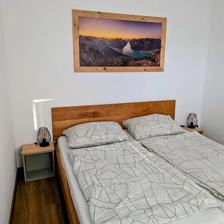 Julia * Маурах